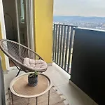 Sky View - & Garage, 公寓 巴尼西卢卡